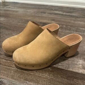 Madewell Tan Clogs